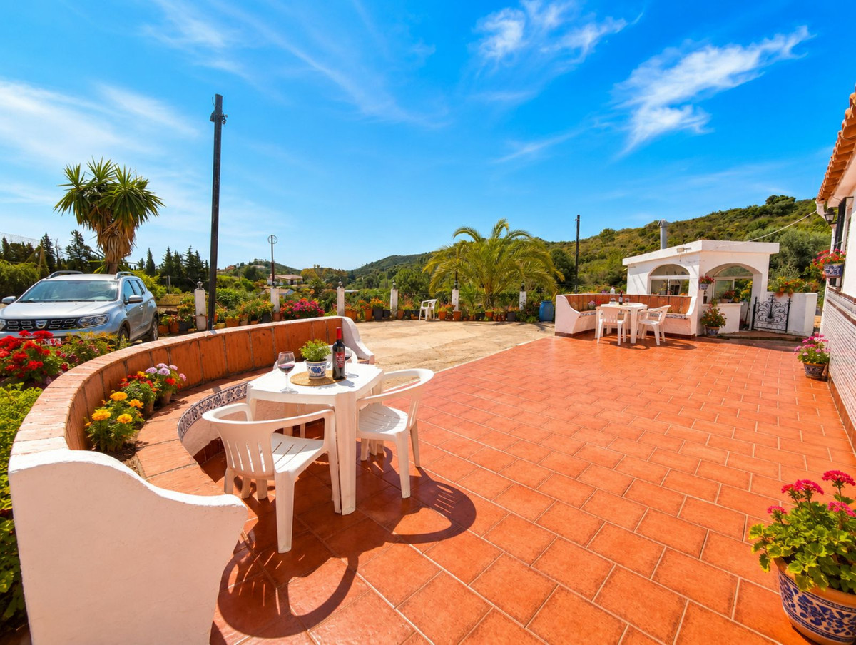 6 Bed Townhouse for sale in Estepona Costa Del Sol, Málaga, Spain