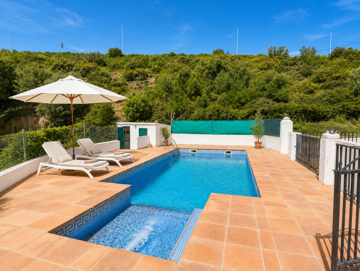 6 Bed Townhouse for sale in Estepona Costa Del Sol, Málaga, Spain