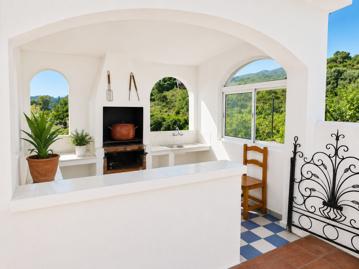 6 Bed Townhouse for sale in Estepona Costa Del Sol, Málaga, Spain