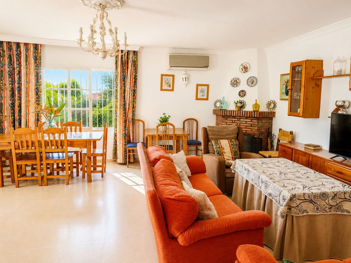 6 Bed Townhouse for sale in Estepona Costa Del Sol, Málaga, Spain