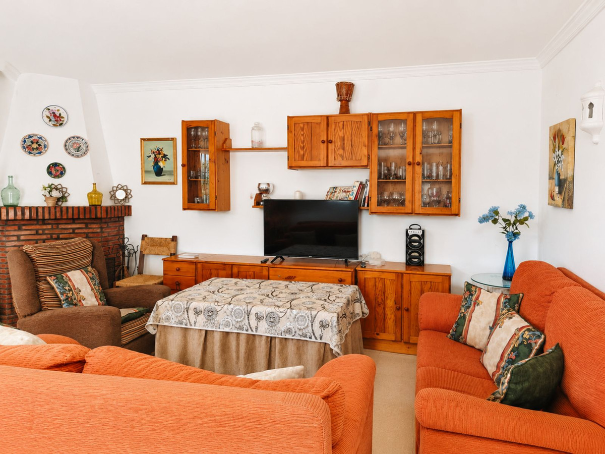 6 Bed Townhouse for sale in Estepona Costa Del Sol, Málaga, Spain