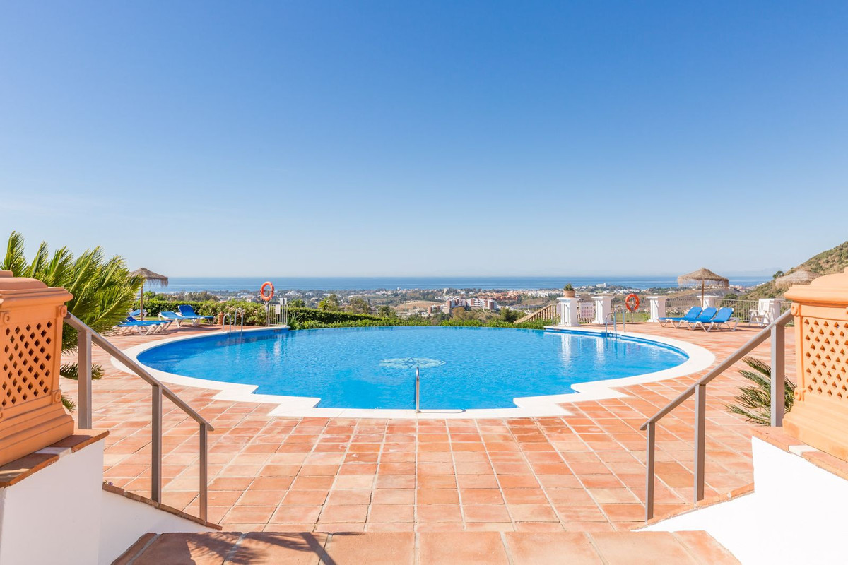 2 Bed Apartment for sale in Los Arqueros Costa Del Sol, Málaga, Spain
