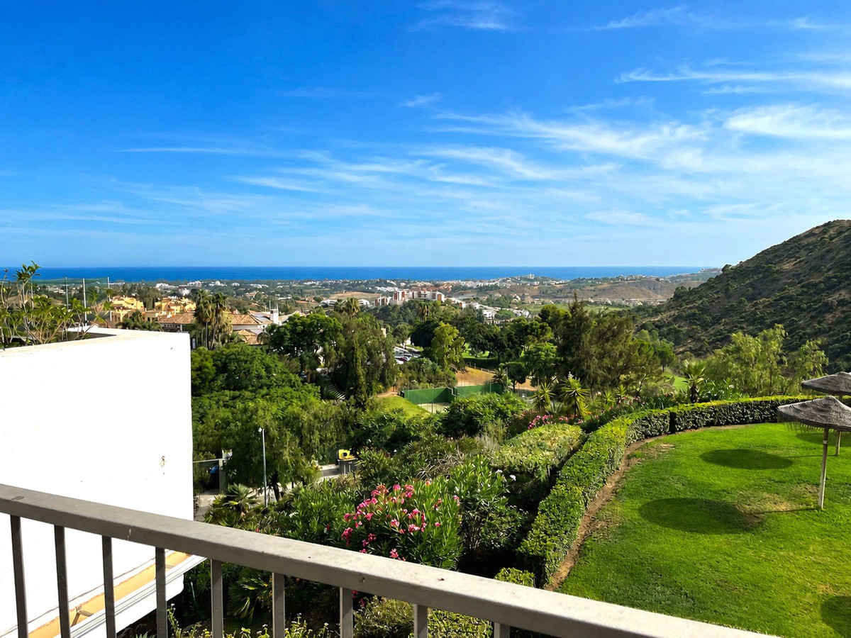 2 Bed Apartment for sale in Los Arqueros Costa Del Sol, Málaga, Spain