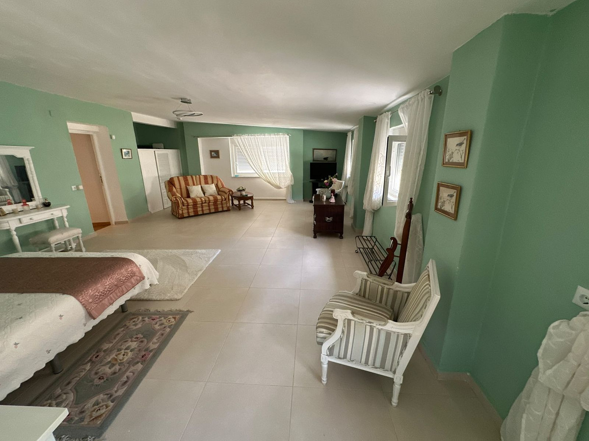 5 Bed Townhouse for sale in Orcheta Costa Blanca, Alicante, Spain