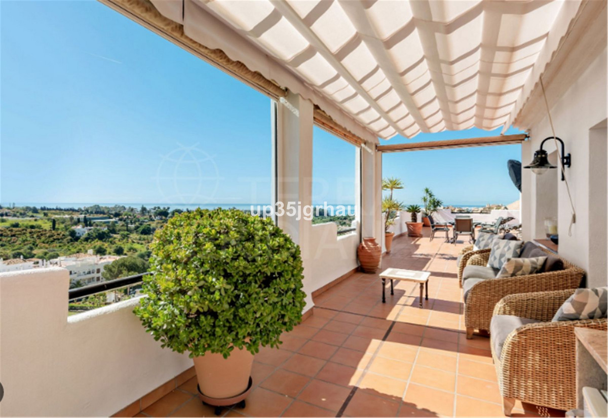 2 Bed Apartment for sale in Selwo Costa Del Sol, Málaga, Spain
