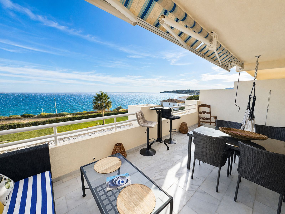 2 Bed Apartment for sale in El Chaparral Costa Del Sol, Málaga, Spain