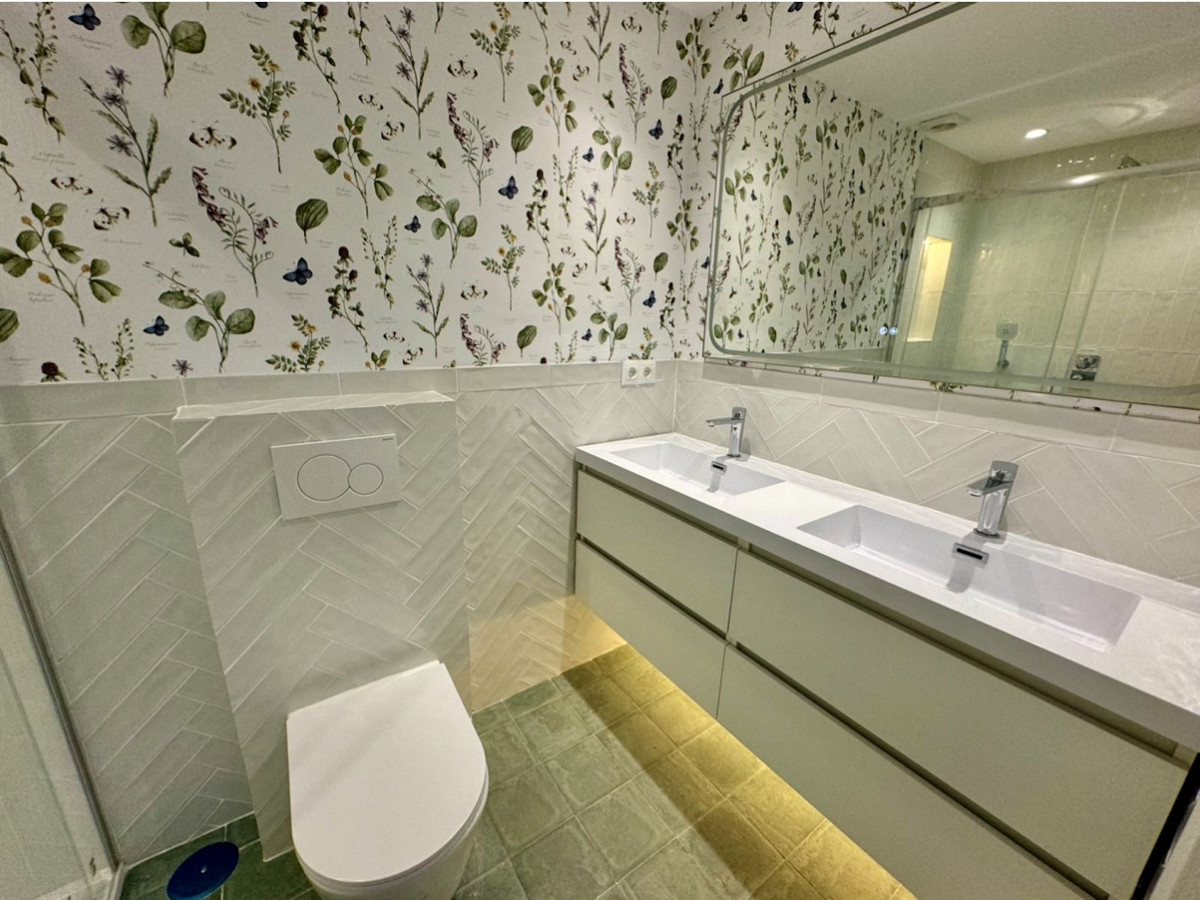 3 Bed Apartment for sale in Atalaya Costa Del Sol, Málaga, Spain