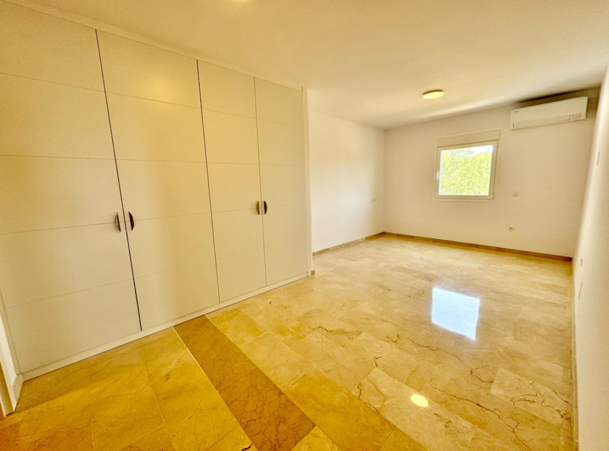 3 Bed Apartment for sale in Atalaya Costa Del Sol, Málaga, Spain