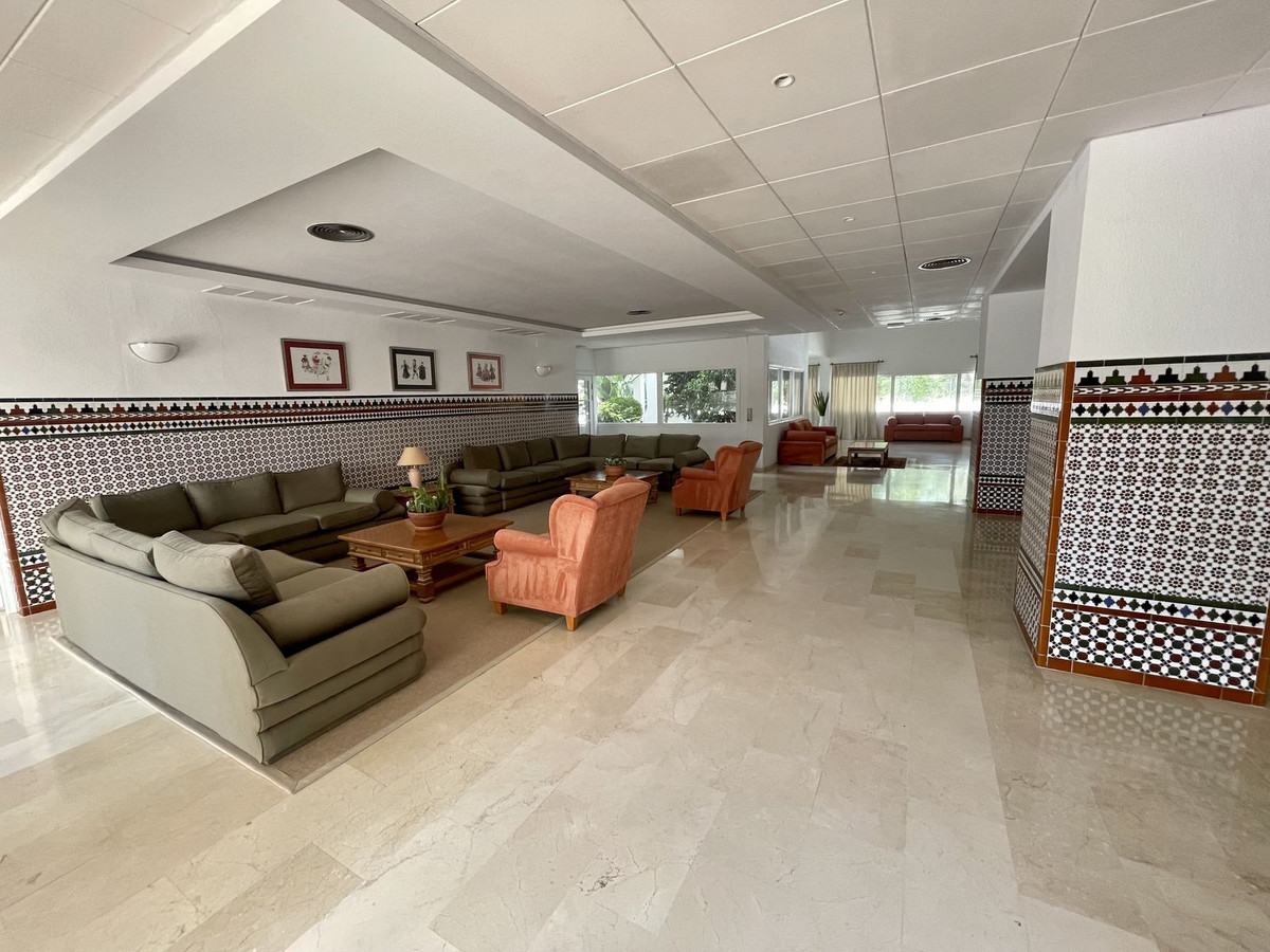 3 Bed Apartment for sale in Atalaya Costa Del Sol, Málaga, Spain