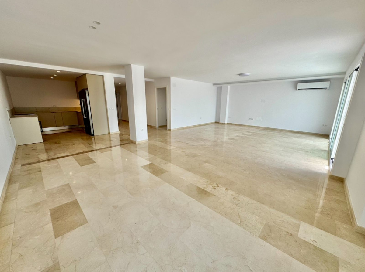 3 Bed Apartment for sale in Atalaya Costa Del Sol, Málaga, Spain