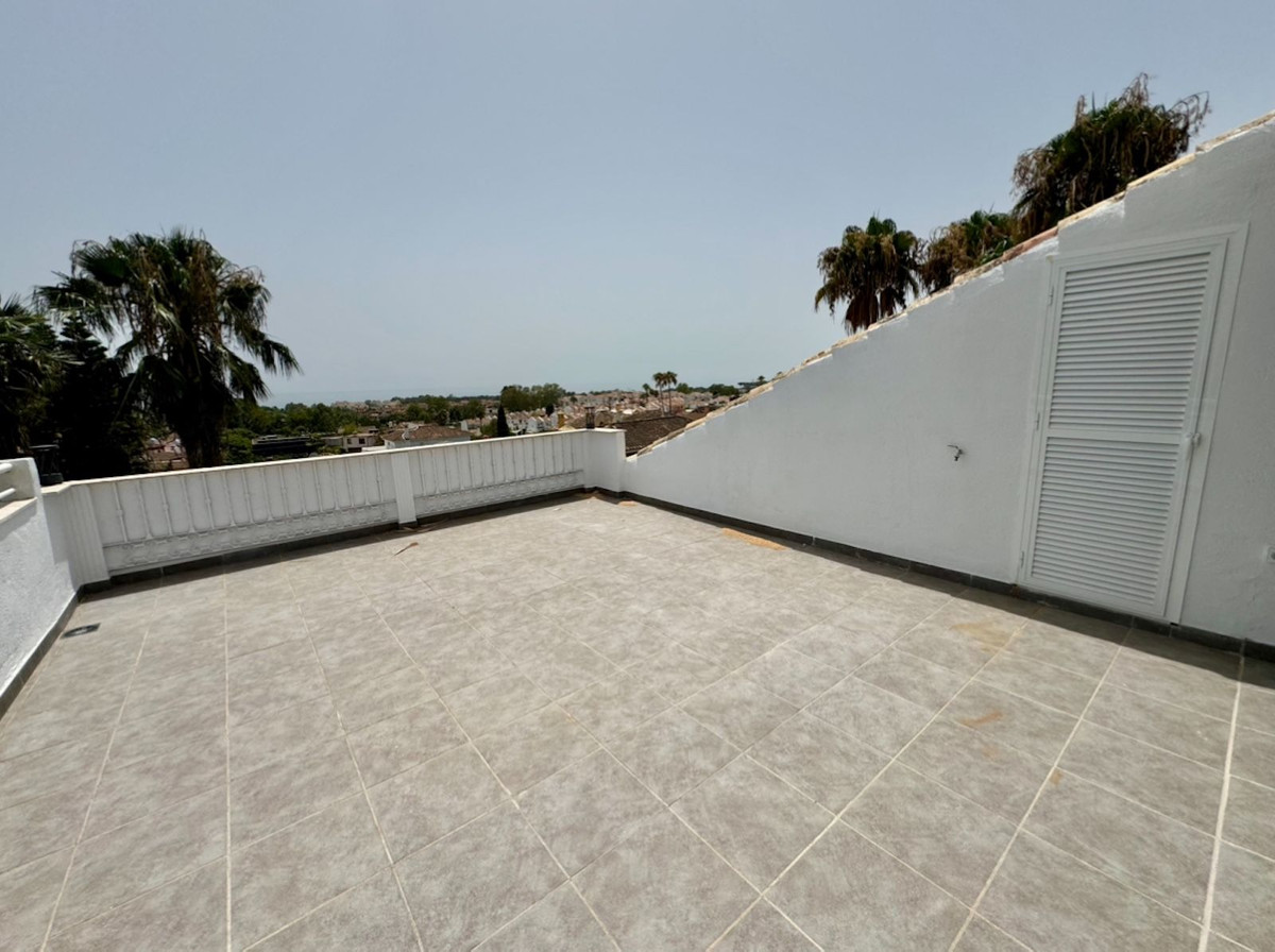 3 Bed Apartment for sale in Atalaya Costa Del Sol, Málaga, Spain