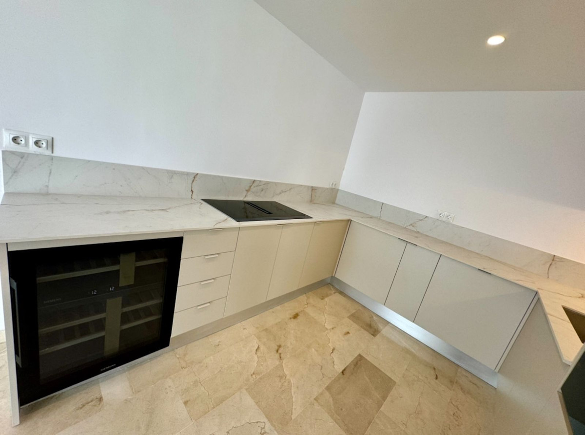 3 Bed Apartment for sale in Atalaya Costa Del Sol, Málaga, Spain