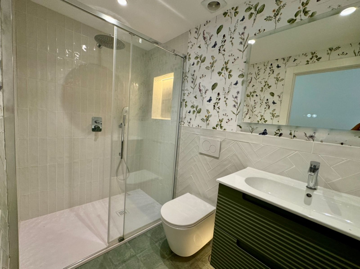 2 Bed Apartment for sale in Atalaya Costa Del Sol, Málaga, Spain