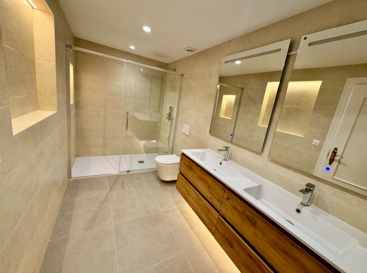 2 Bed Apartment for sale in Atalaya Costa Del Sol, Málaga, Spain