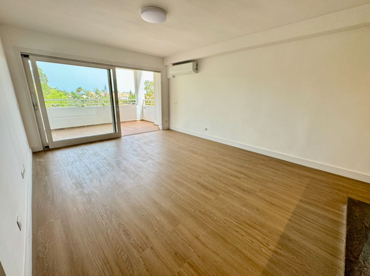 2 Bed Apartment for sale in Atalaya Costa Del Sol, Málaga, Spain