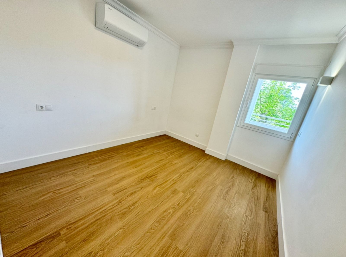 2 Bed Apartment for sale in Atalaya Costa Del Sol, Málaga, Spain