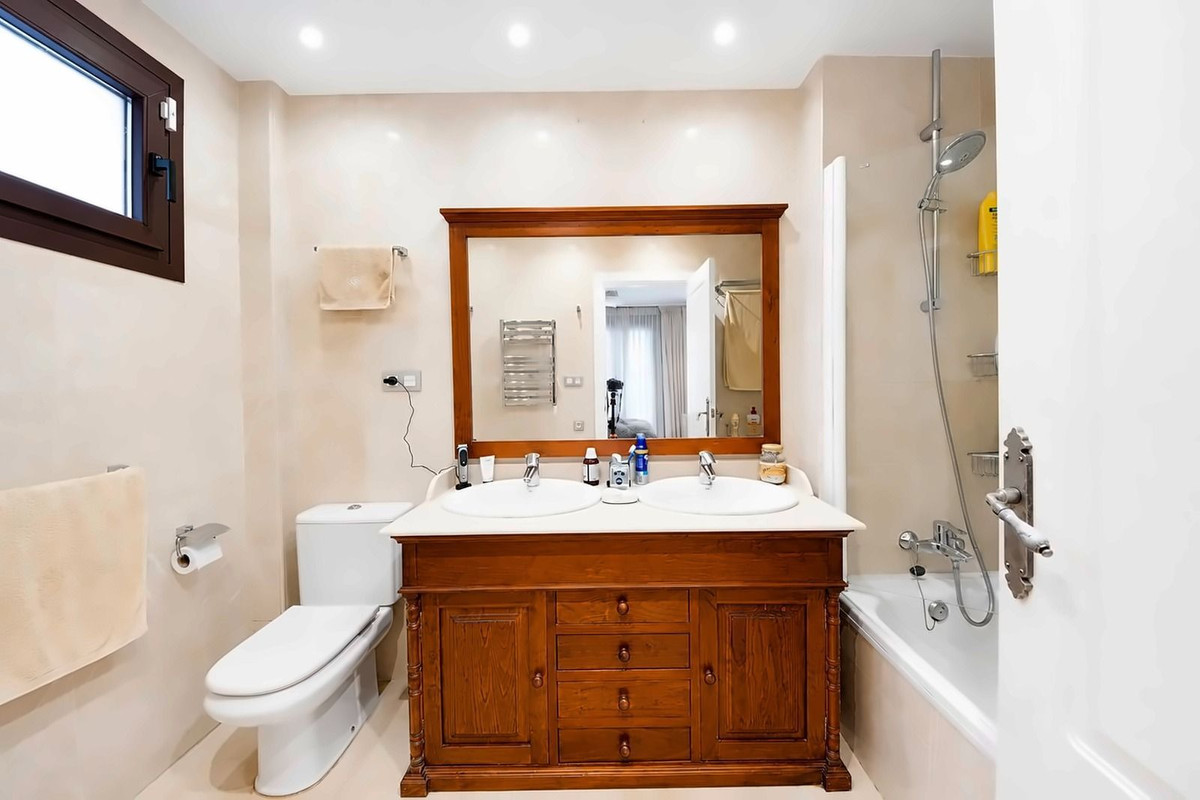 2 Bed Apartment for sale in Los Arqueros Costa Del Sol, Málaga, Spain