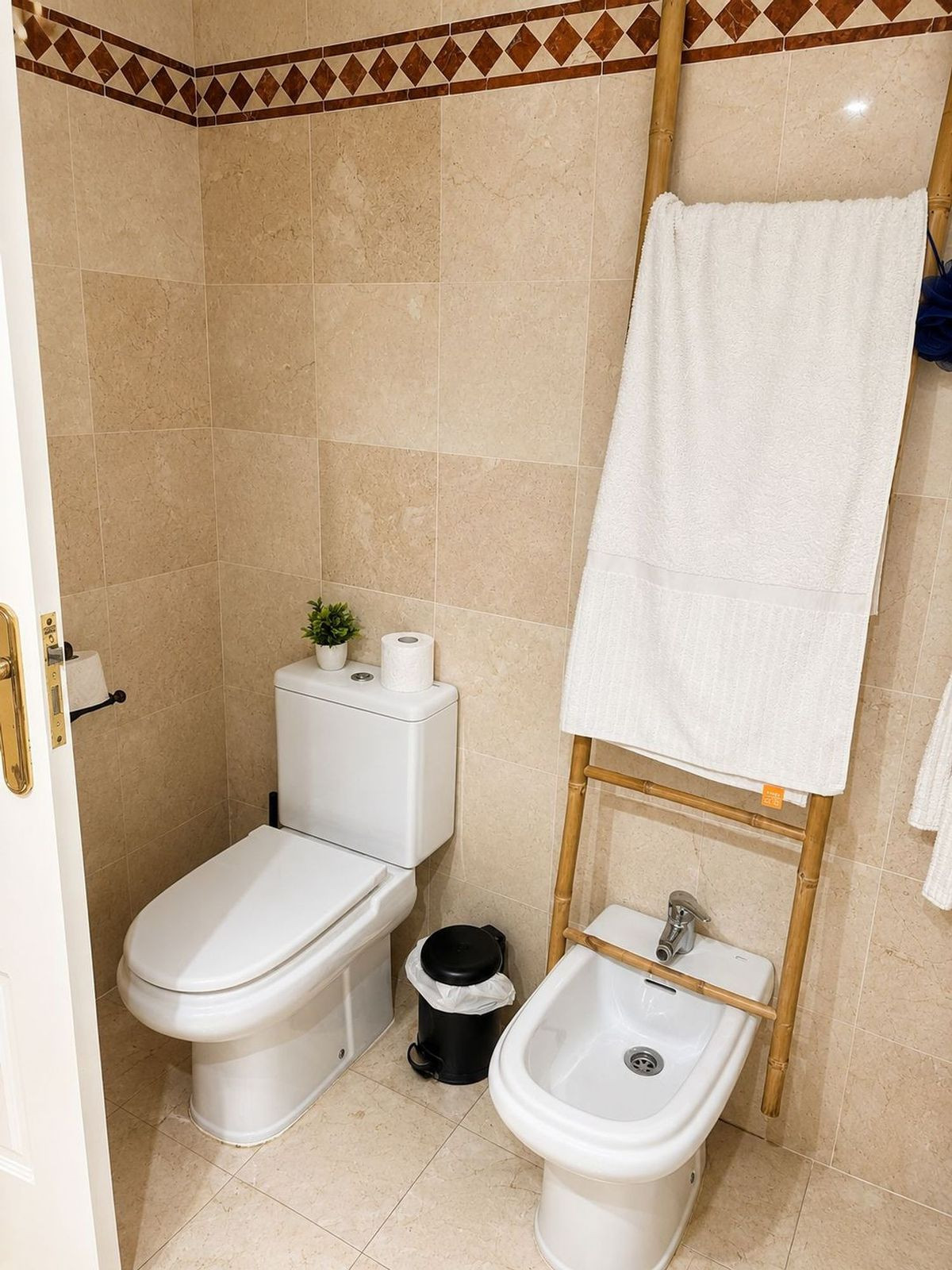 3 Bed Apartment for sale in La Quinta Costa Del Sol, Málaga, Spain