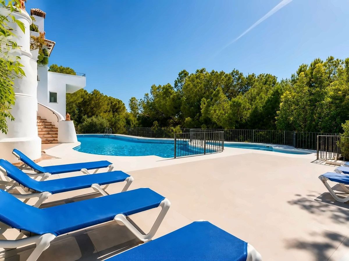 3 Bed Apartment for sale in La Quinta Costa Del Sol, Málaga, Spain