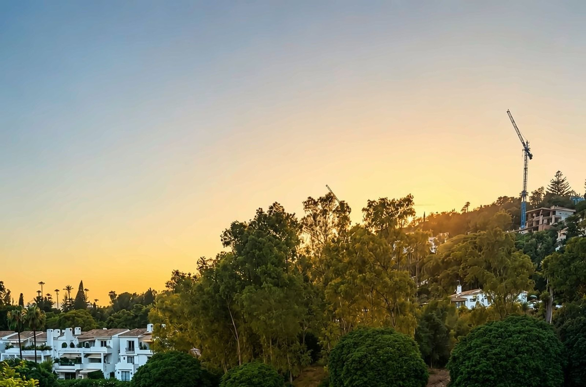3 Bed Apartment for sale in La Quinta Costa Del Sol, Málaga, Spain