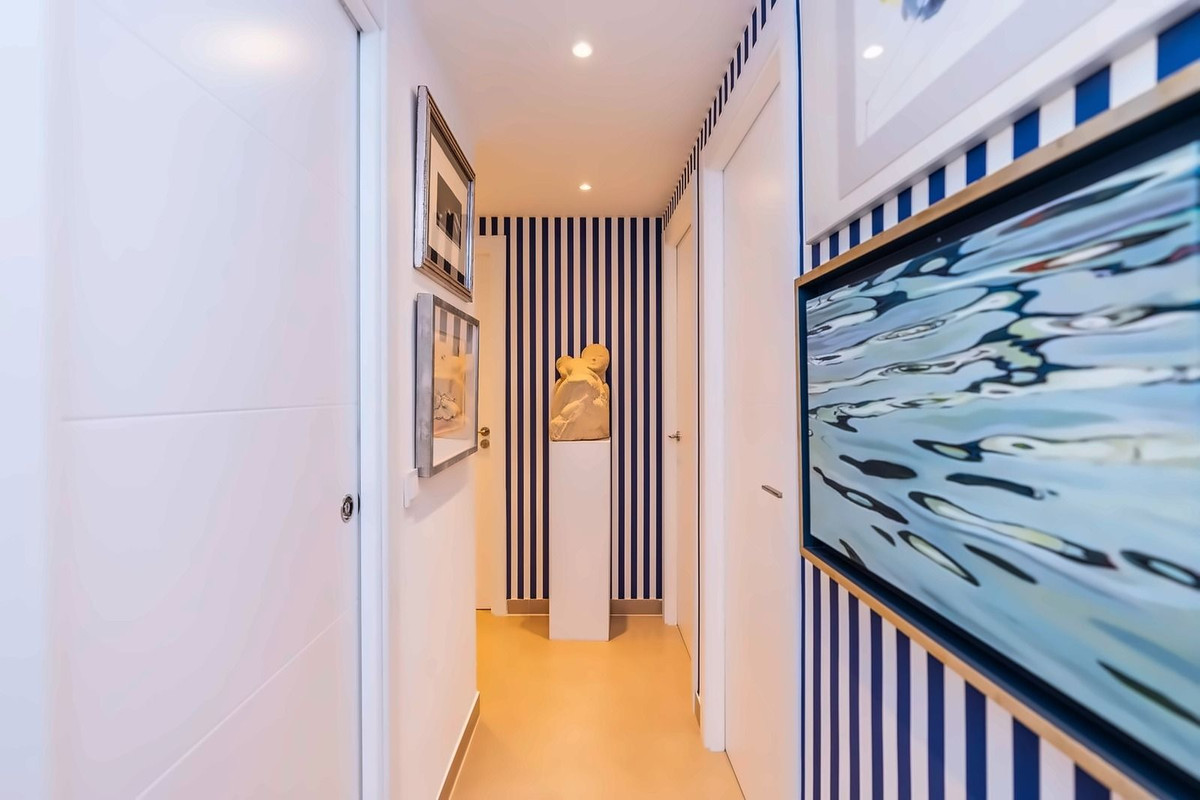 3 Bed Apartment for sale in Marbella Costa Del Sol, Málaga, Spain