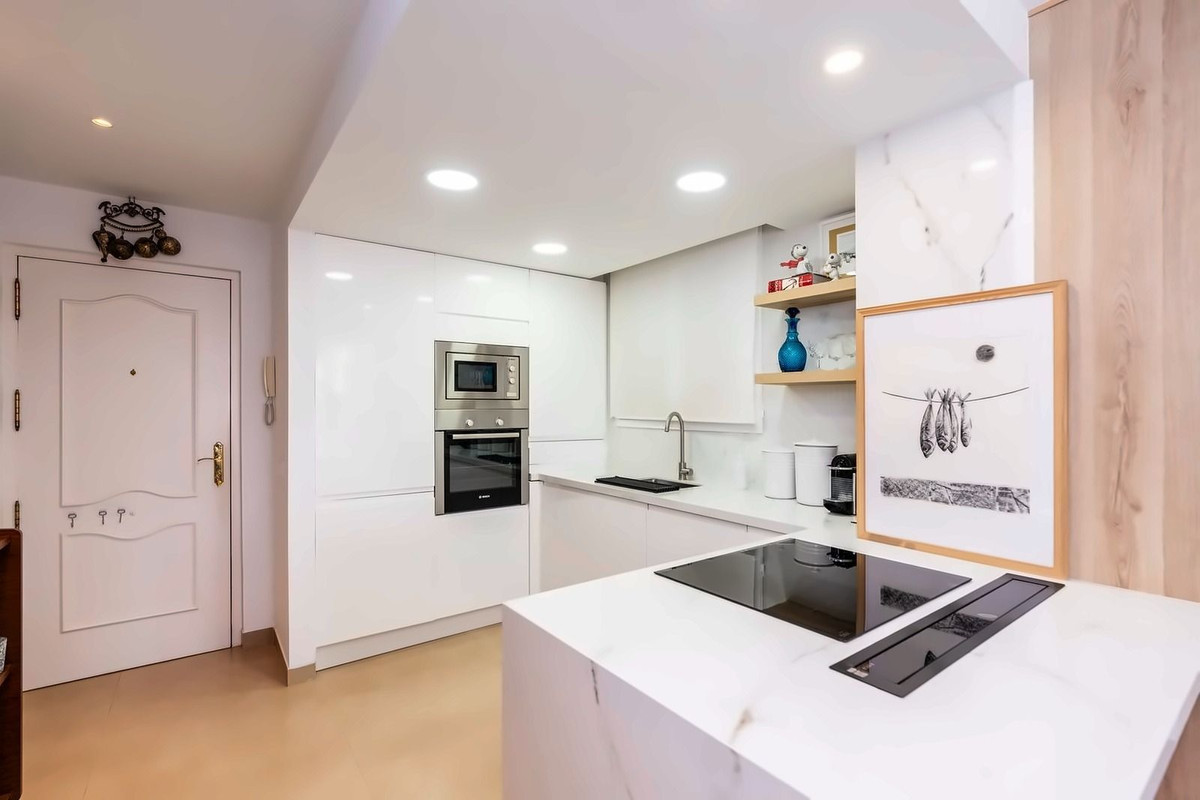 3 Bed Apartment for sale in Marbella Costa Del Sol, Málaga, Spain