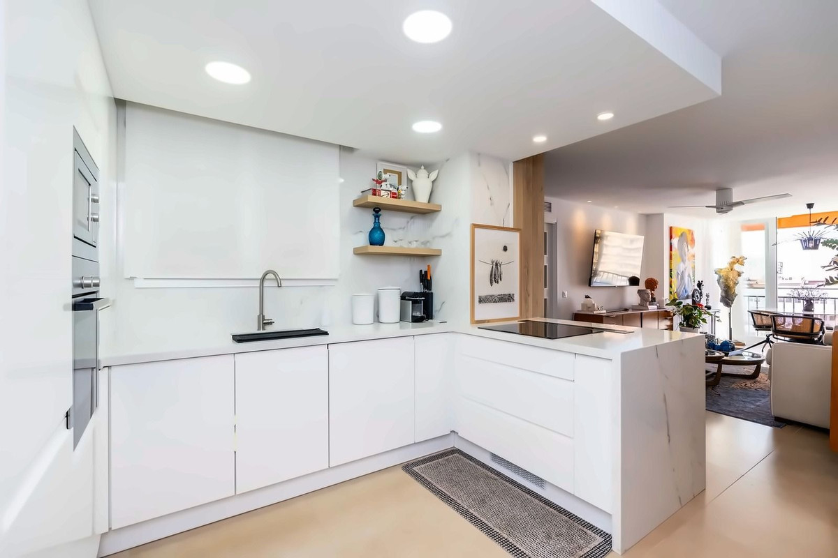 3 Bed Apartment for sale in Marbella Costa Del Sol, Málaga, Spain