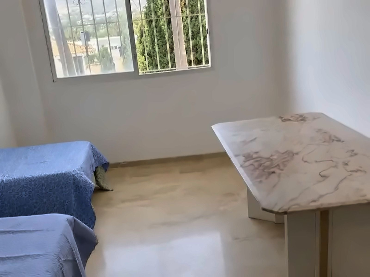 2 Bed Apartment for sale in Nueva Andalucía Costa Del Sol, Málaga, Spain