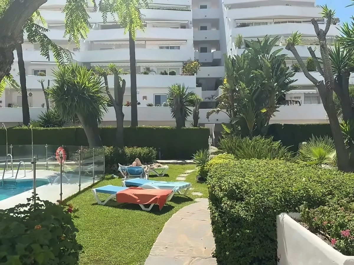 2 Bed Apartment for sale in Nueva Andalucía Costa Del Sol, Málaga, Spain