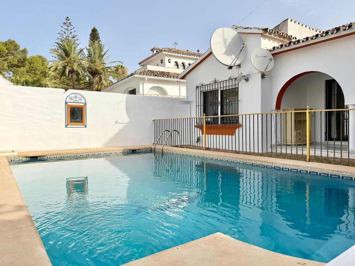 4 Bed Townhouse for sale in Las Brisas Costa Del Sol, Málaga, Spain