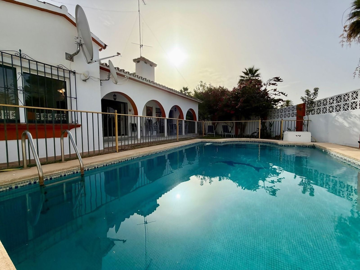 4 Bed Townhouse for sale in Las Brisas Costa Del Sol, Málaga, Spain