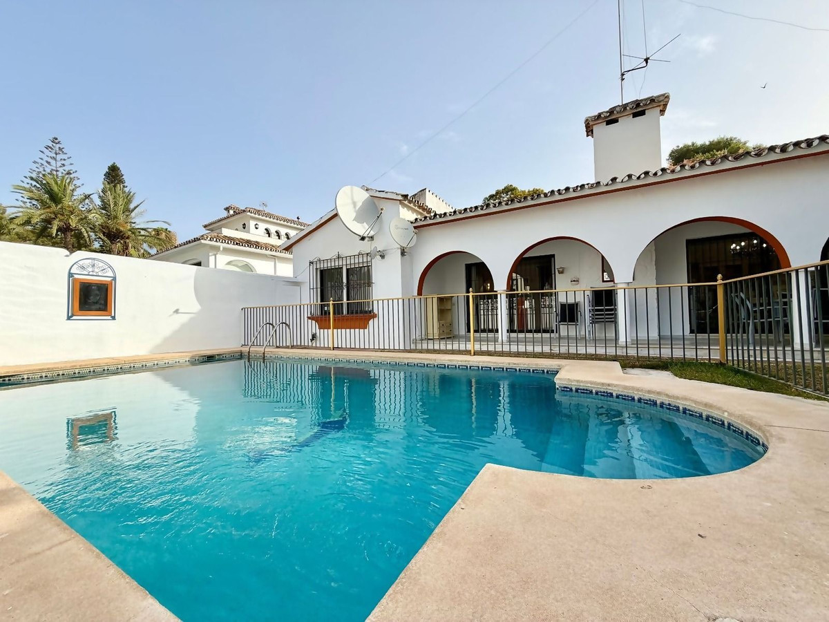 4 Bed Townhouse for sale in Las Brisas Costa Del Sol, Málaga, Spain