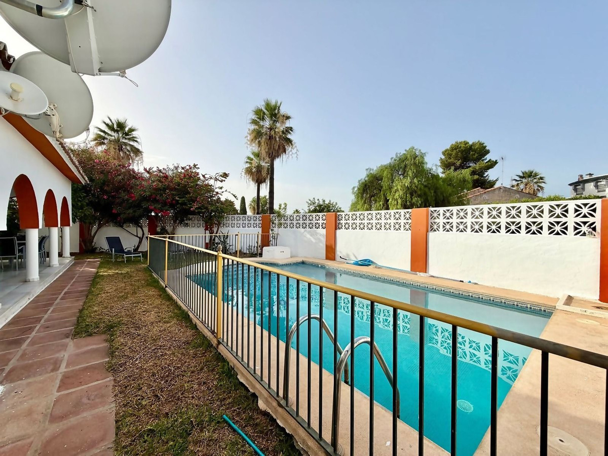 4 Bed Townhouse for sale in Las Brisas Costa Del Sol, Málaga, Spain