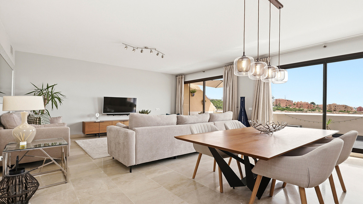 3 Bed Apartment for sale in La Duquesa Costa Del Sol, Málaga, Spain