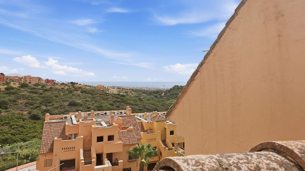 3 Bed Apartment for sale in La Duquesa Costa Del Sol, Málaga, Spain