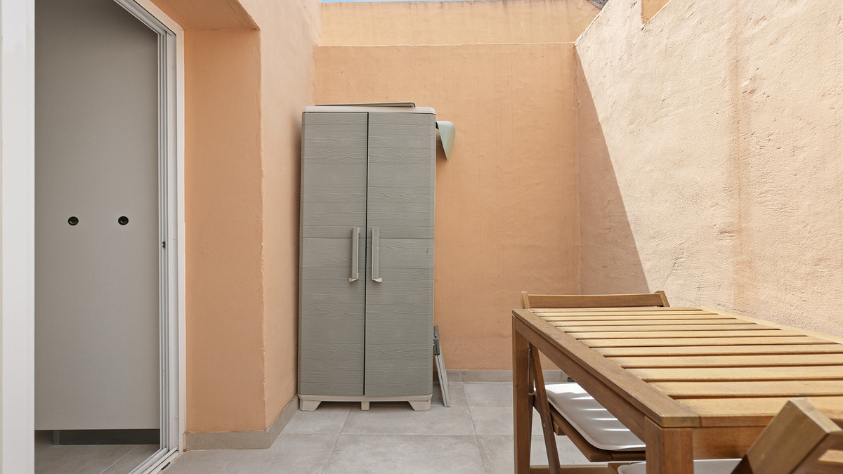 3 Bed Apartment for sale in La Duquesa Costa Del Sol, Málaga, Spain