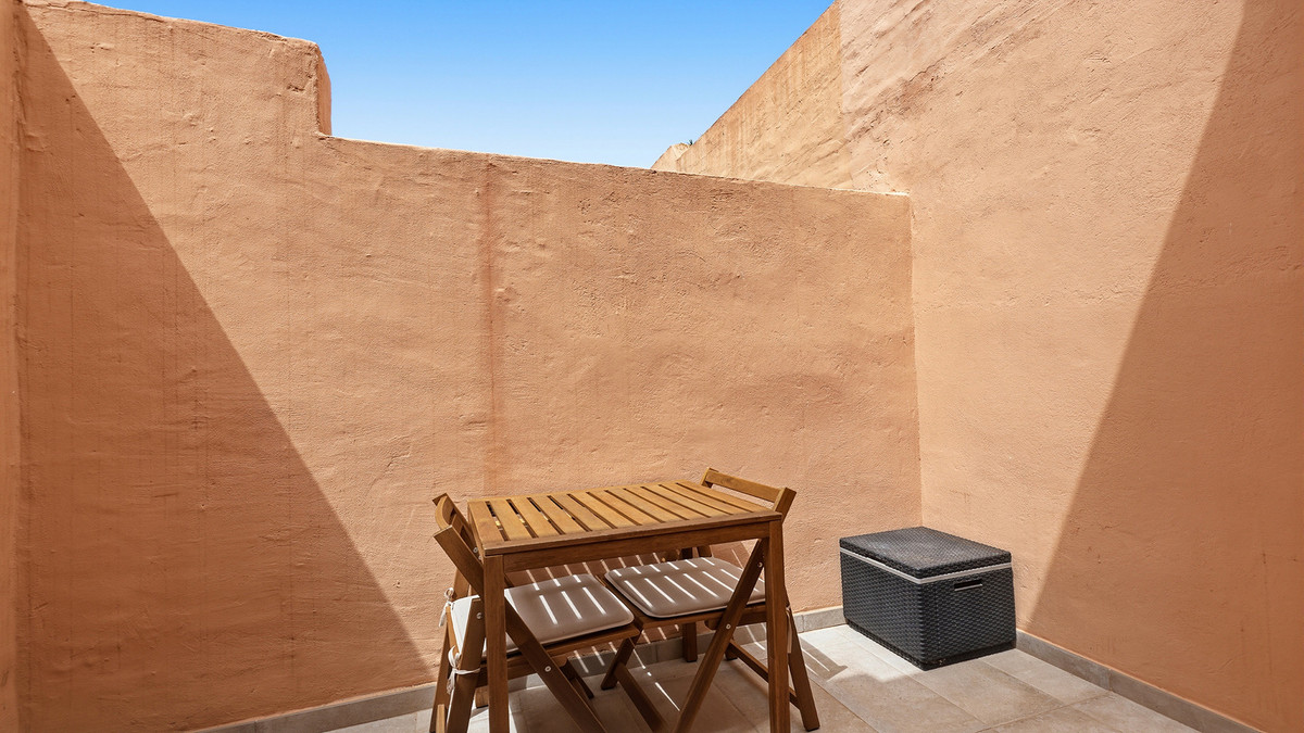 3 Bed Apartment for sale in La Duquesa Costa Del Sol, Málaga, Spain