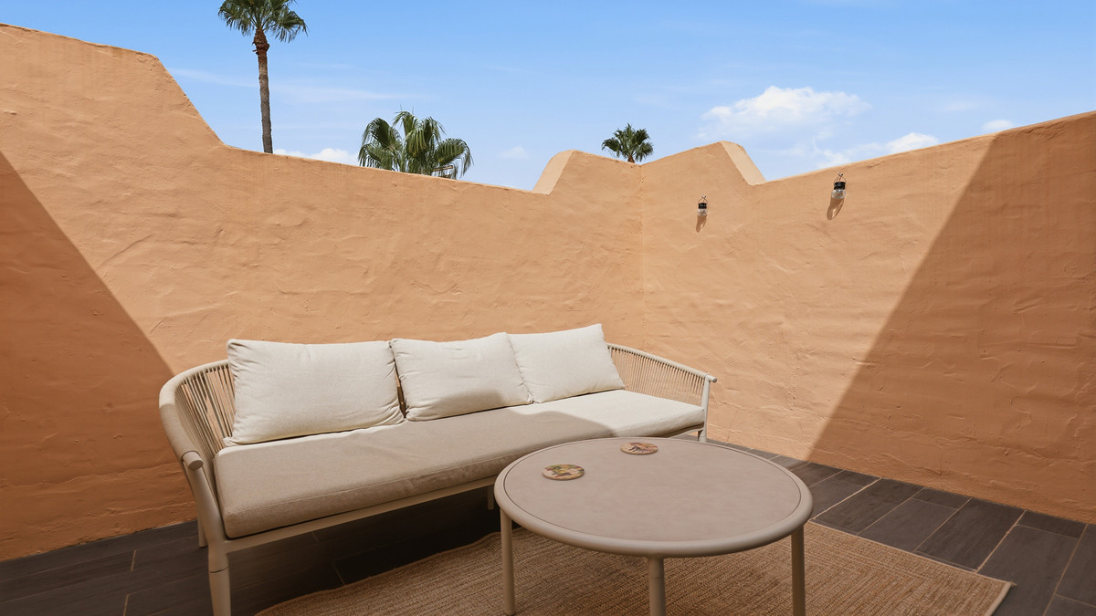3 Bed Apartment for sale in La Duquesa Costa Del Sol, Málaga, Spain