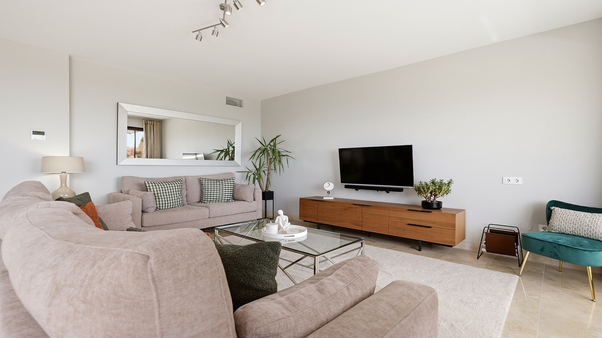 3 Bed Apartment for sale in La Duquesa Costa Del Sol, Málaga, Spain