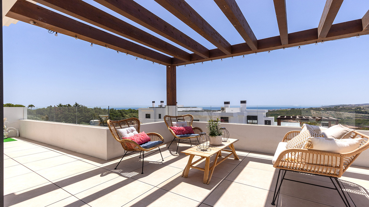 3 Bed Apartment for sale in Casares Costa Del Sol, Málaga, Spain
