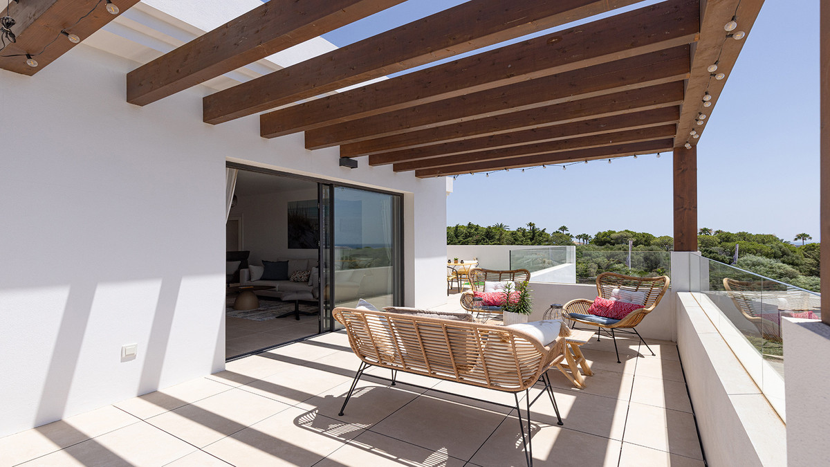 3 Bed Apartment for sale in Casares Costa Del Sol, Málaga, Spain