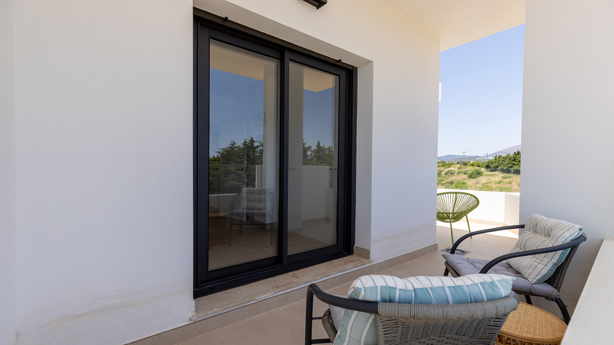3 Bed Apartment for sale in Casares Costa Del Sol, Málaga, Spain