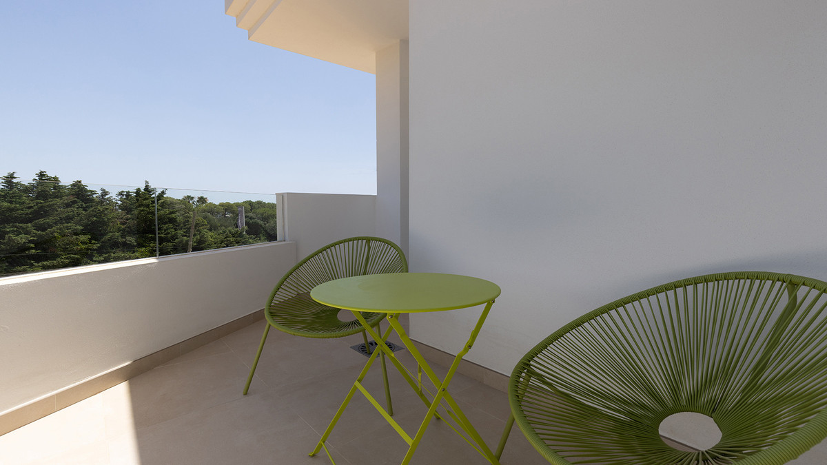 3 Bed Apartment for sale in Casares Costa Del Sol, Málaga, Spain