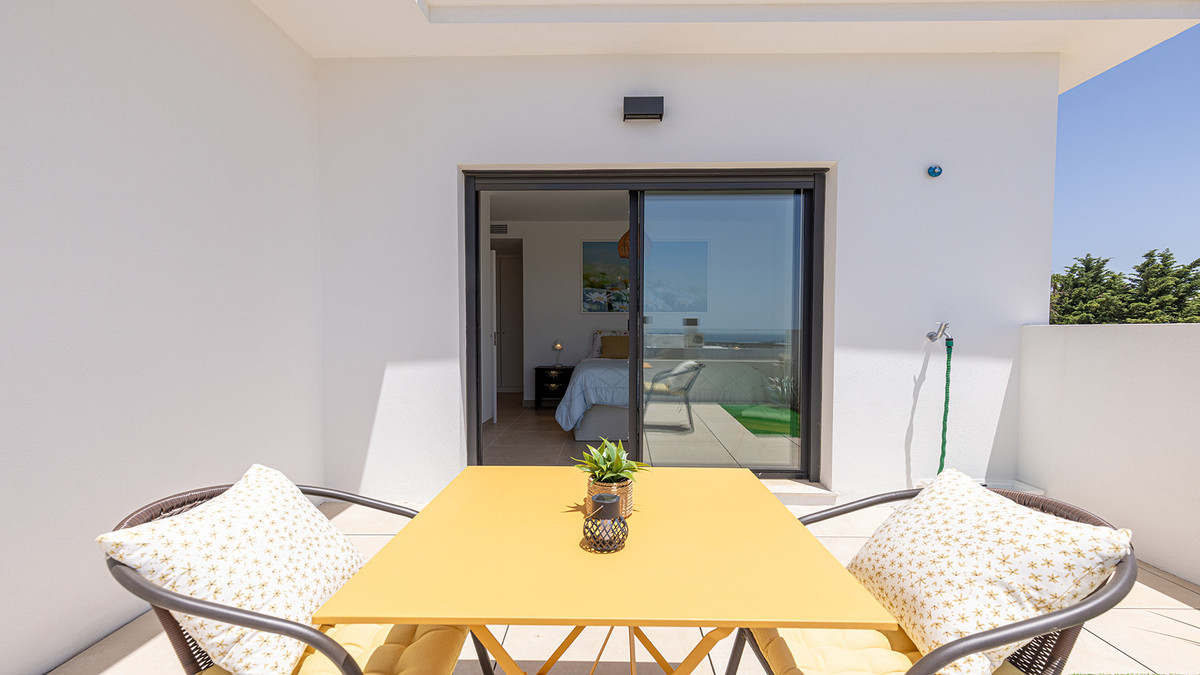 3 Bed Apartment for sale in Casares Costa Del Sol, Málaga, Spain