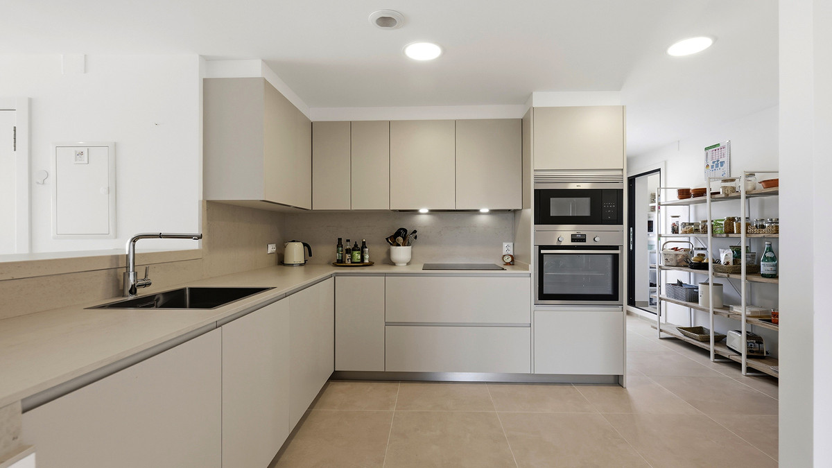 3 Bed Apartment for sale in Casares Costa Del Sol, Málaga, Spain