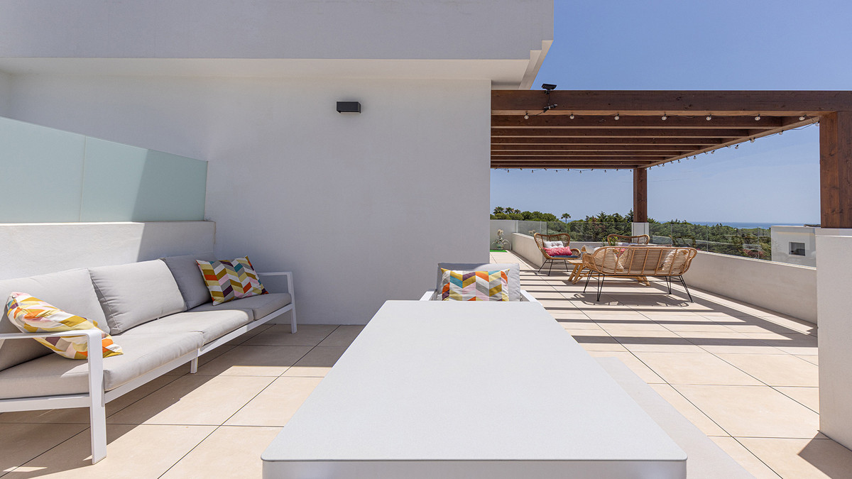 3 Bed Apartment for sale in Casares Costa Del Sol, Málaga, Spain