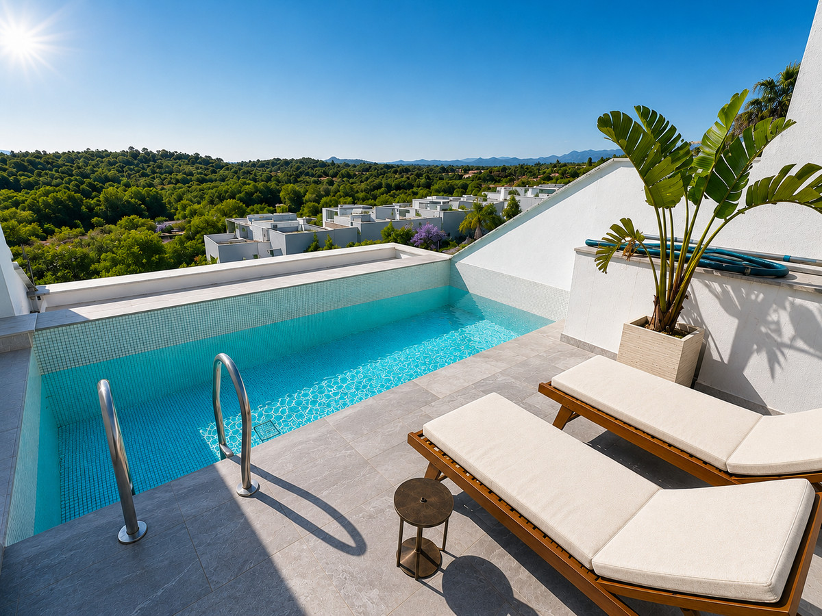3 Bed Townhouse for sale in San Enrique Costa Del Sol, Cádiz, Spain