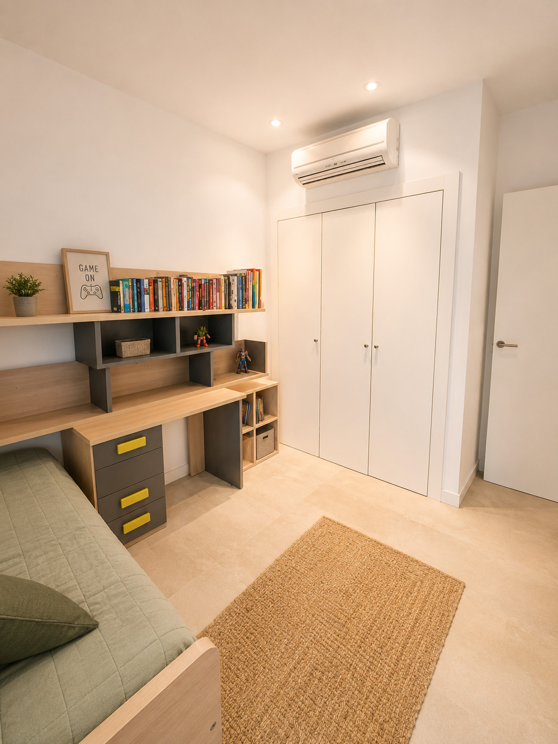 3 Bed Townhouse for sale in San Enrique Costa Del Sol, Cádiz, Spain