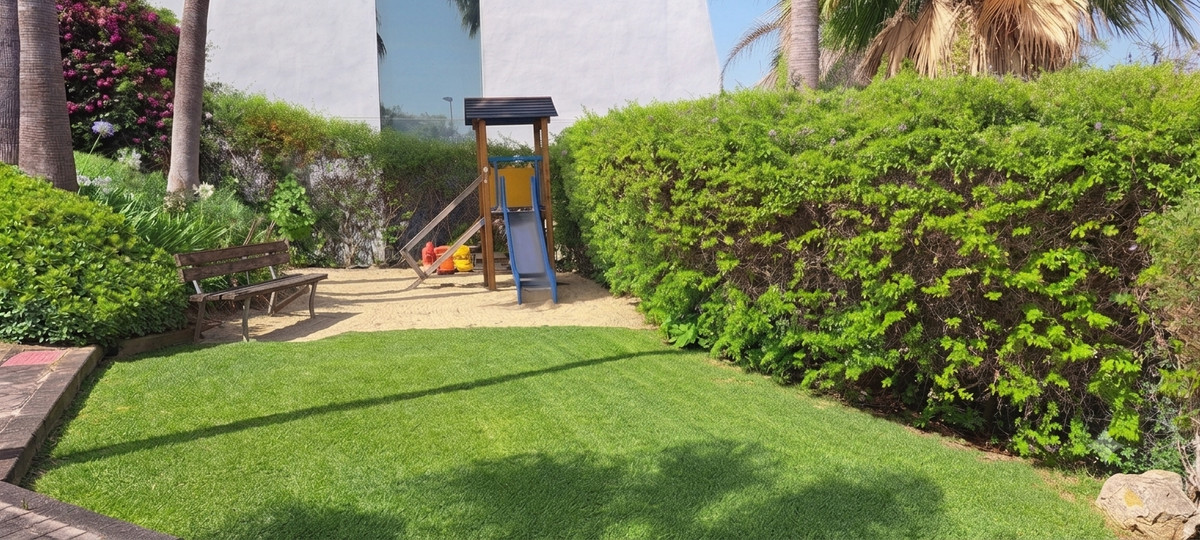 3 Bed Townhouse for sale in San Enrique Costa Del Sol, Cádiz, Spain