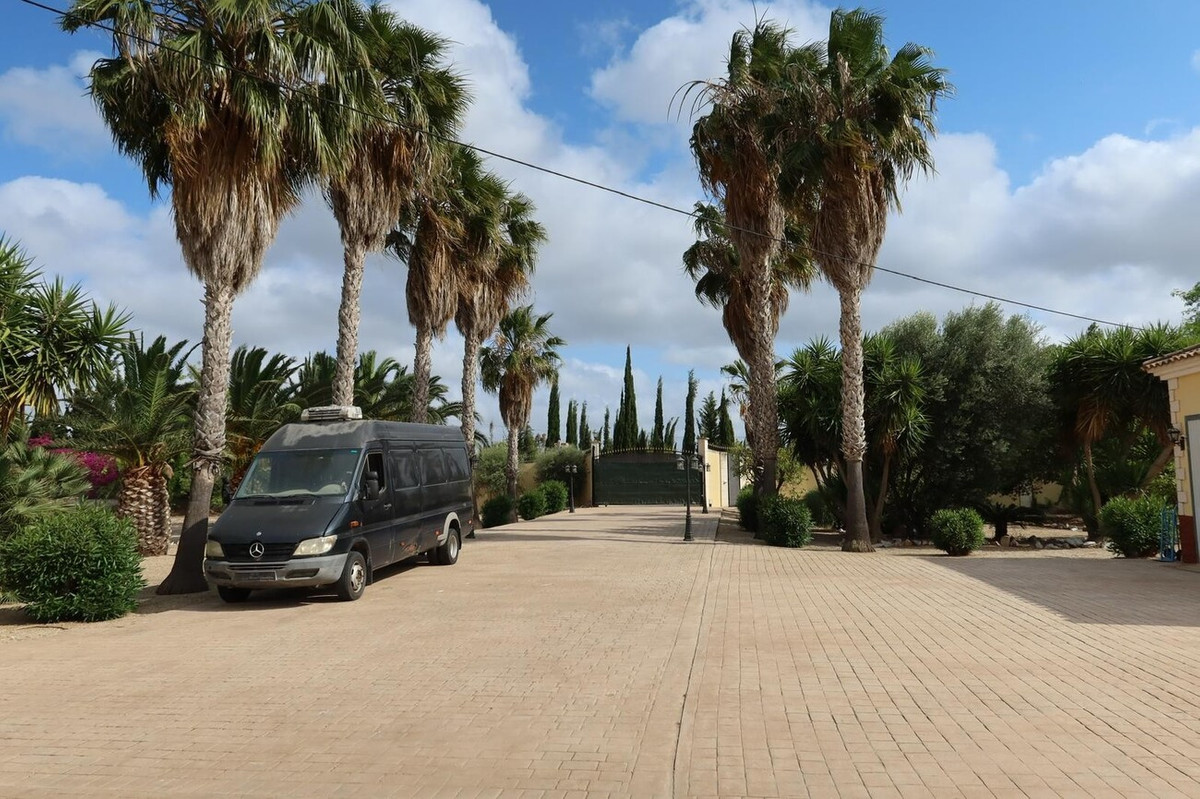 4 Bed Townhouse for sale in Orihuela Costa Blanca, Alicante, Spain
